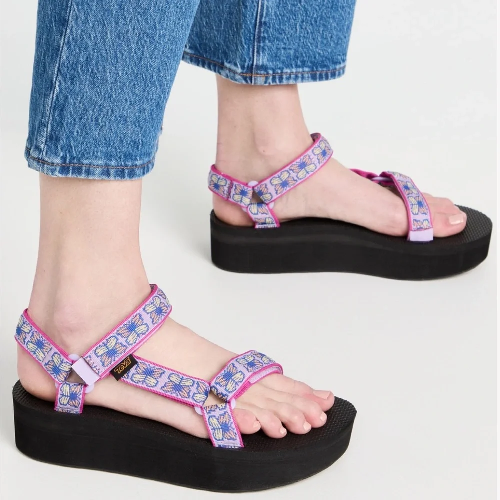 New in Box✨ Teva Butterfly Flatform Universal Sandal - Picture 2 of 7
